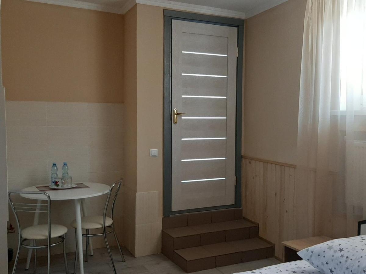 ברובארי Hotel 7/24 מראה חיצוני תמונה